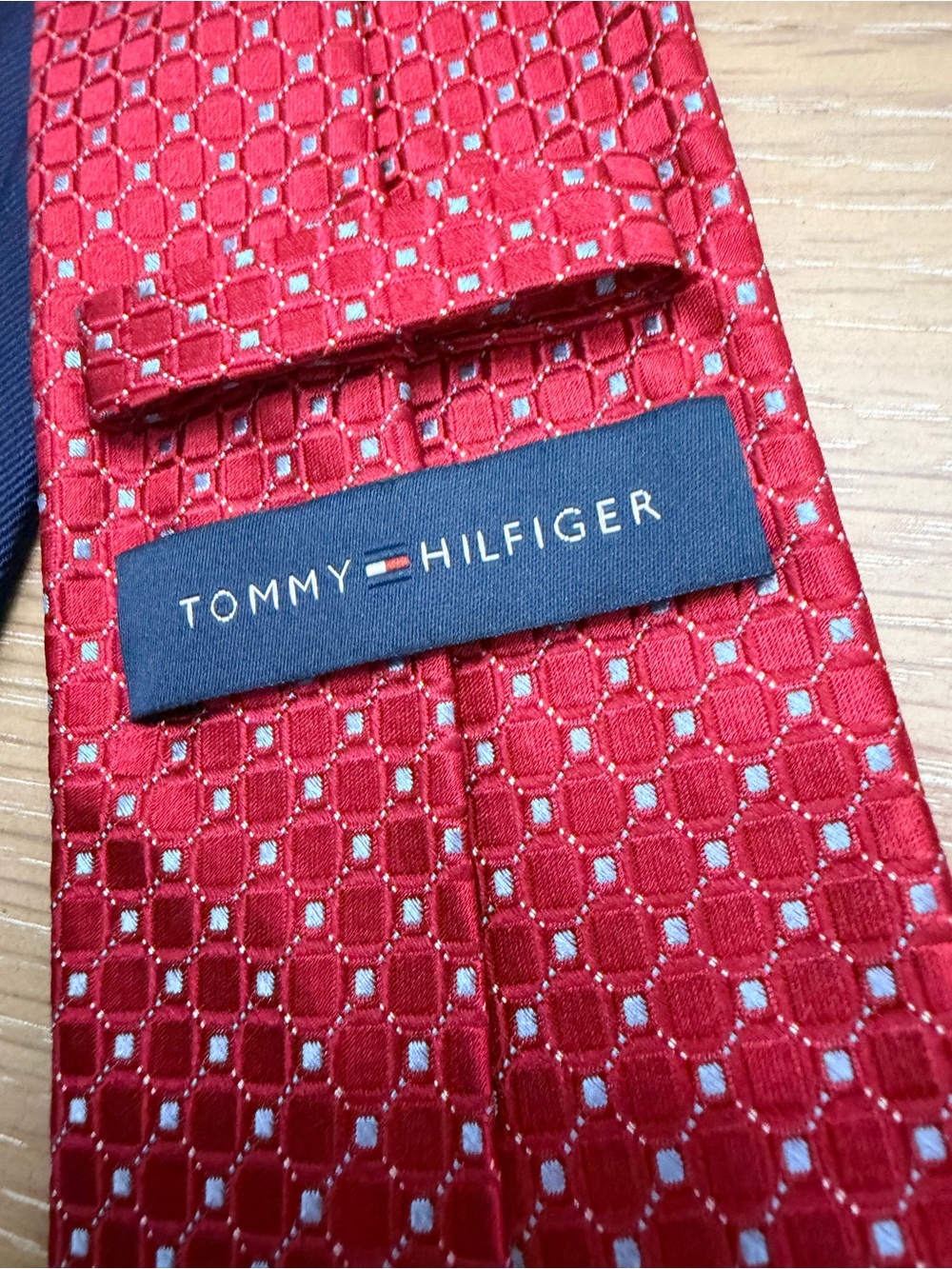 Tommy Hilfiger Red Geometric Pattern Silk Tie - Picture 6 of 6
